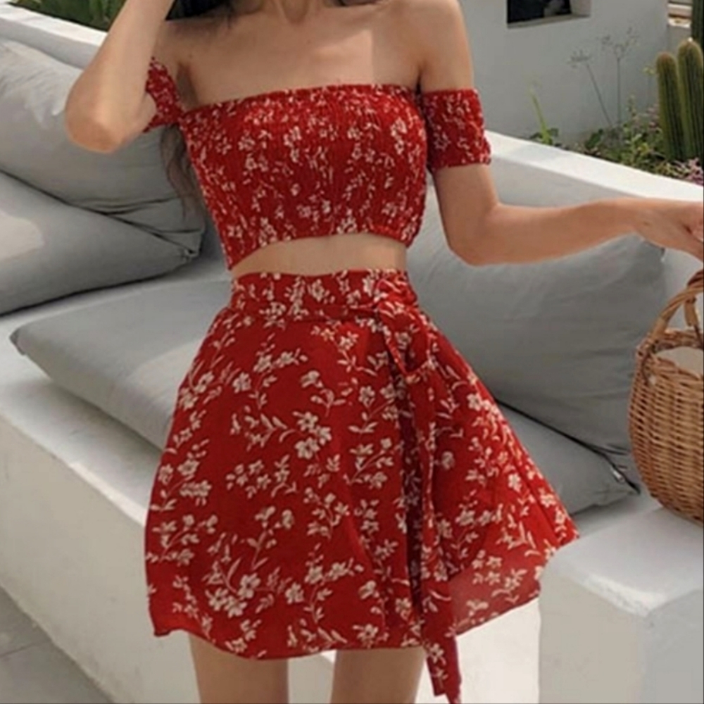 Floral off shoulder crop top & wrap skirt XS